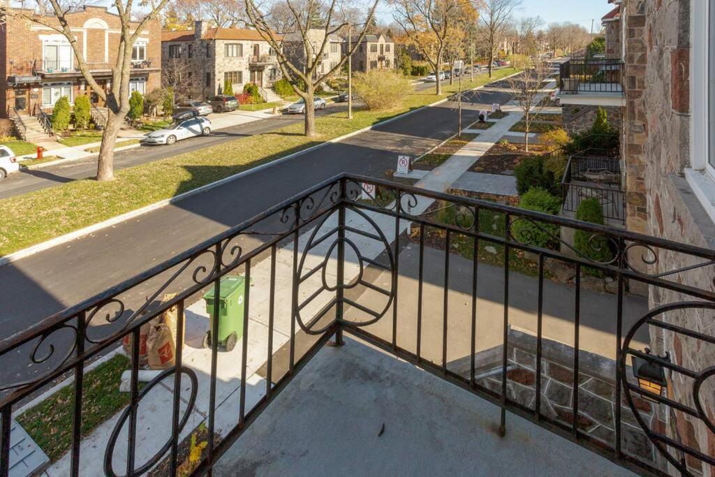 Free Parking, Beautiful 4 1/2- 2 Bedroom Apartment Montreal Exterior photo