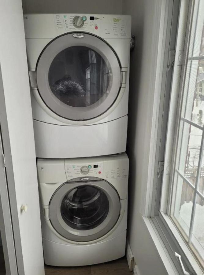 Free Parking, Beautiful 4 1/2- 2 Bedroom Apartment Montreal Exterior photo