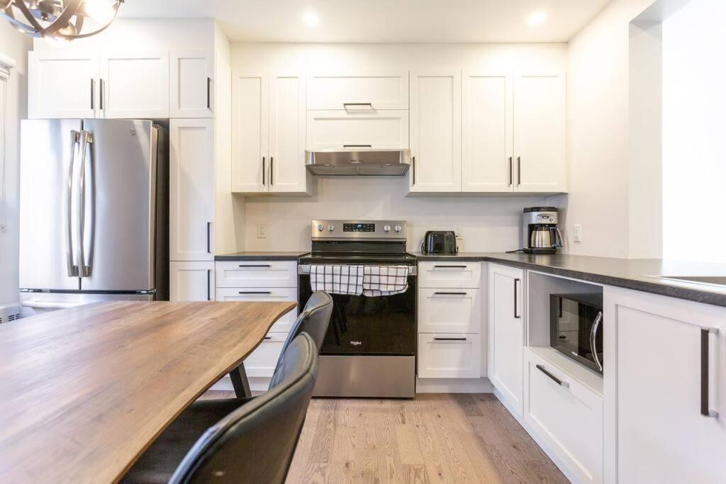 Free Parking, Beautiful 4 1/2- 2 Bedroom Apartment Montreal Exterior photo