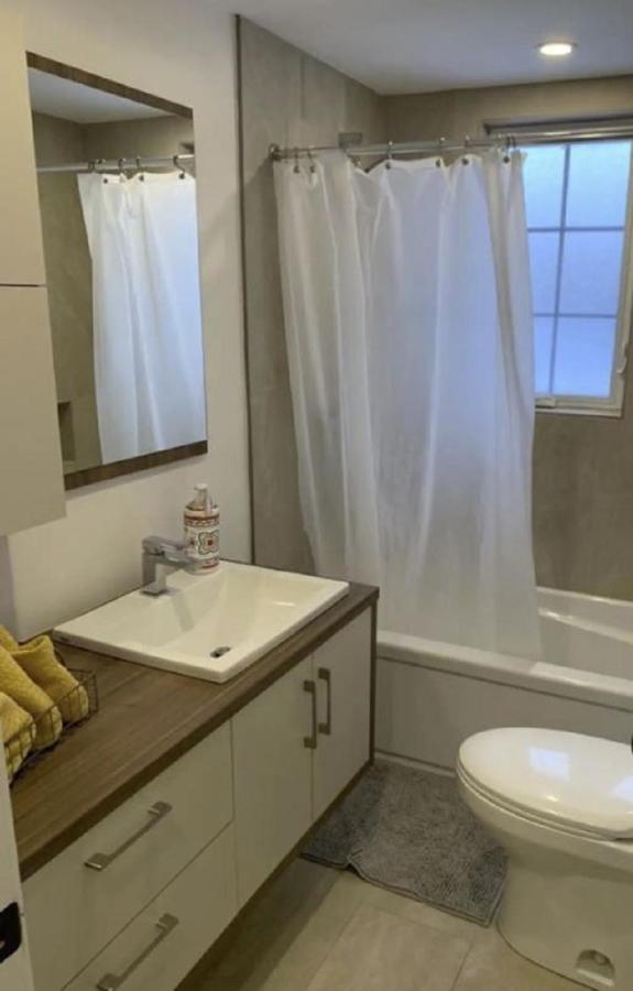 Free Parking, Beautiful 4 1/2- 2 Bedroom Apartment Montreal Exterior photo