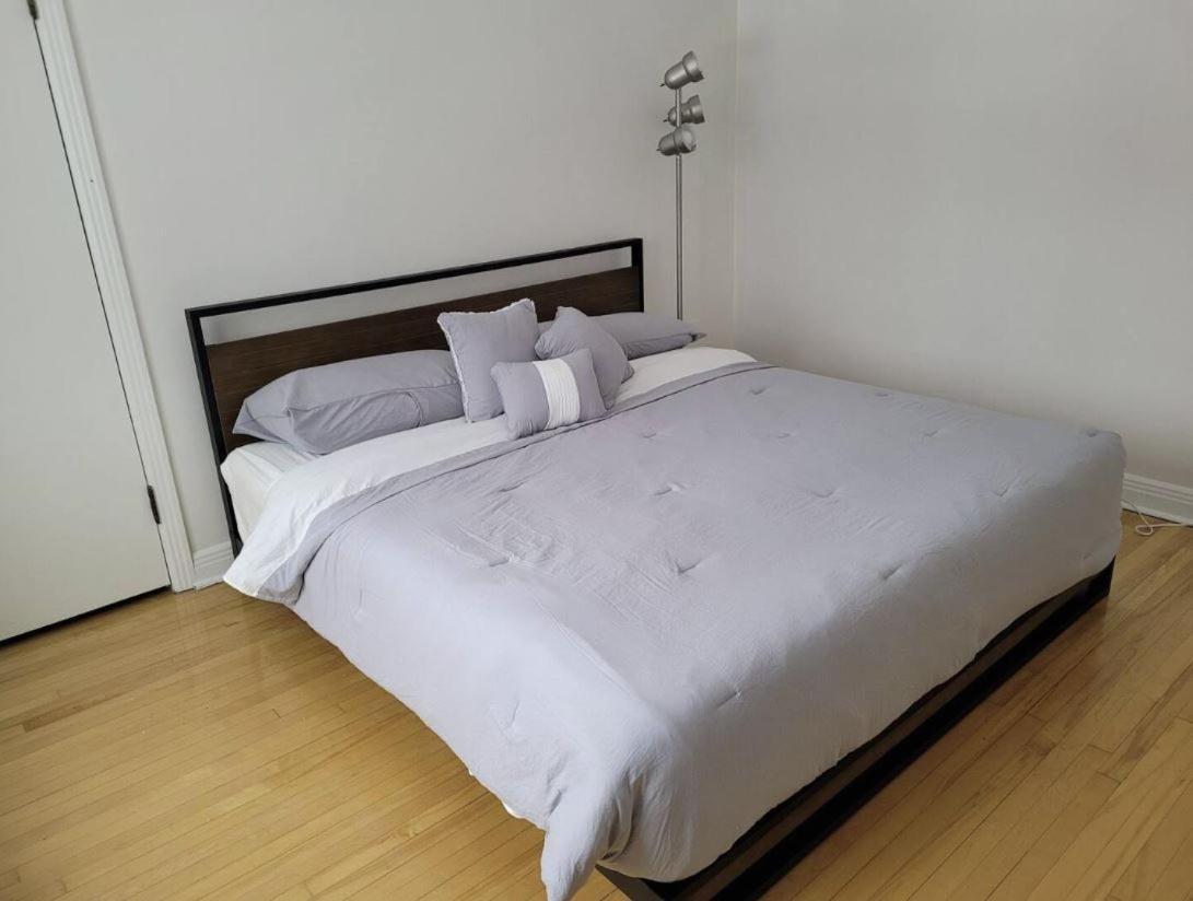 Free Parking, Beautiful 4 1/2- 2 Bedroom Apartment Montreal Exterior photo